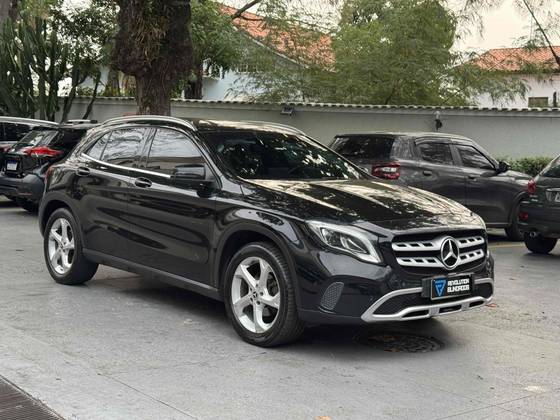 MERCEDES-BENZ GLA 200 1.6 CGI FLEX ADVANCE 7G-DCT