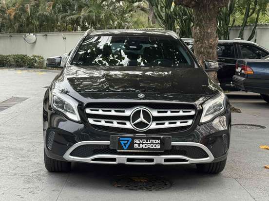 MERCEDES-BENZ-GLA 200-2019