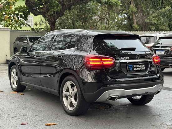 MERCEDES-BENZ-GLA 200-2019