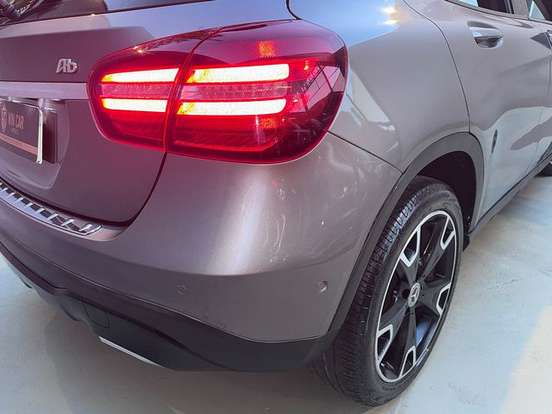 MERCEDES-BENZ-GLA 200-2018