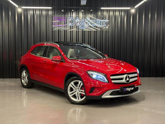 MERCEDES-BENZ GLA 200 1.6 CGI VISION 16V TURBO FLEX 4P AUTOMÁTICO