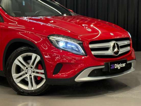 MERCEDES-BENZ-GLA 200-1.6 CGI VISION 16V TURBO FLEX 4P AUTOMÁTICO MERCEDES-BENZ-GLA 200-2014