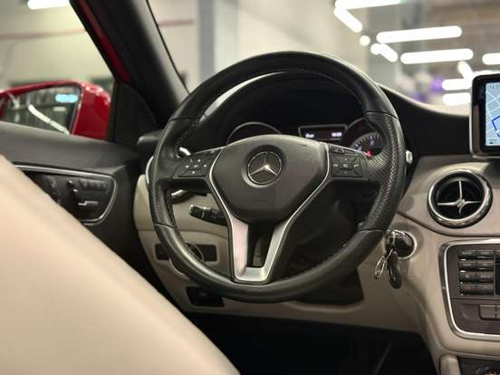 MERCEDES-BENZ-GLA 200-1.6 CGI VISION 16V TURBO FLEX 4P AUTOMÁTICO MERCEDES-BENZ-GLA 200-2014