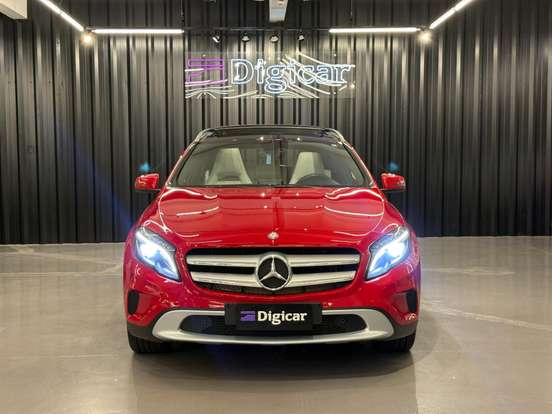 MERCEDES-BENZ-GLA 200-2014