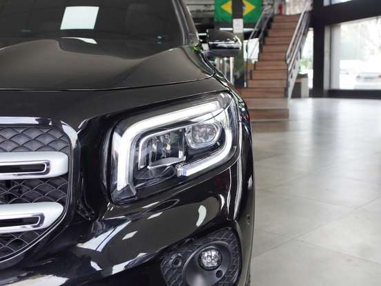 MERCEDES-BENZ-GLB 200-2022