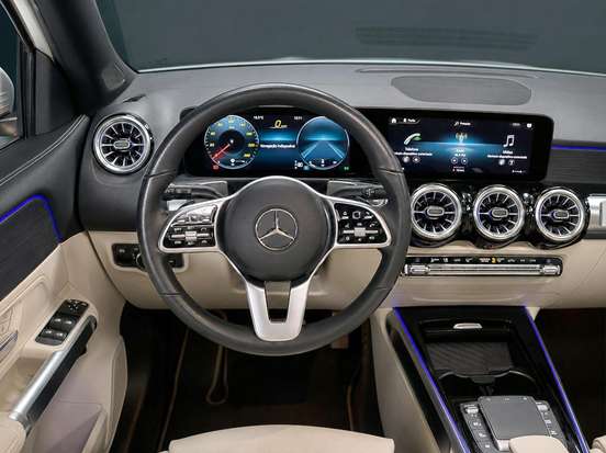 MERCEDES-BENZ-GLB 200-2022