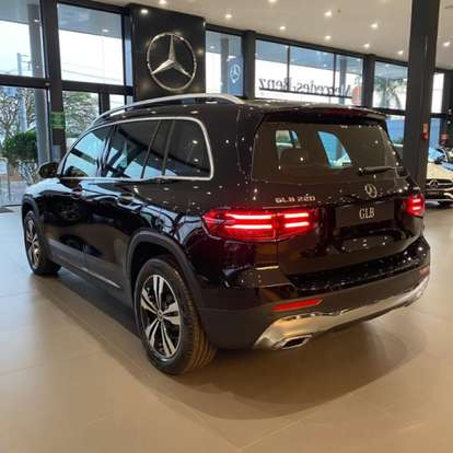 MERCEDES-BENZ-GLB 220-2025