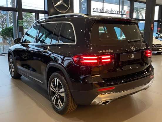 MERCEDES-BENZ-GLB 220-2.0 MHEV PROGRESSIVE 4MATIC 8G-DCT MERCEDES-BENZ-GLB 220-2025