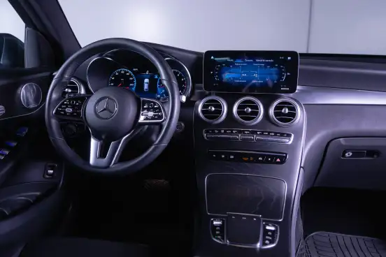 MERCEDES-BENZ-GLC 300-2019