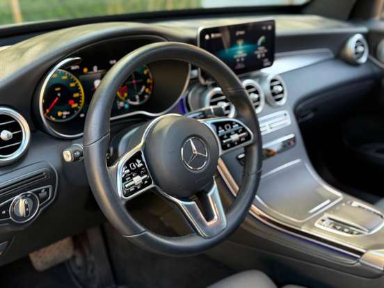 MERCEDES-BENZ-GLC 300-2019