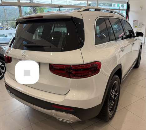 MERCEDES-BENZ-GLB 200-2023