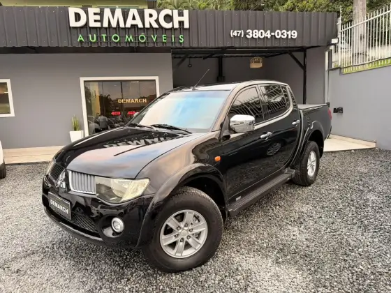 MITSUBISHI L200 2.5 GL 4X4 CD 8V TURBO DIESEL 4P MANUAL MITSUBISHI L200 2.5 GL 4X4 CD 8V TURBO DIESEL 4P MANUAL