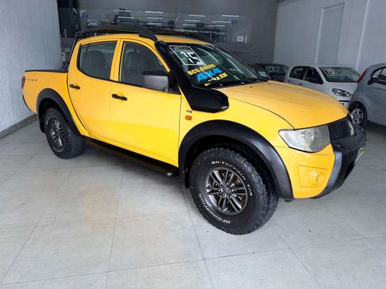 MITSUBISHI-L200 SAVANA-3.2 4X4 16V TURBO INTERCOOLER DIESEL 4P MANUAL MITSUBISHI-L200 SAVANA-2014