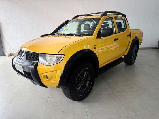 MITSUBISHI-L200 SAVANA-3.2 4X4 16V TURBO INTERCOOLER DIESEL 4P MANUAL MITSUBISHI-L200 SAVANA-2014