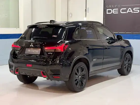 MITSUBISHI-OUTLANDER-2021