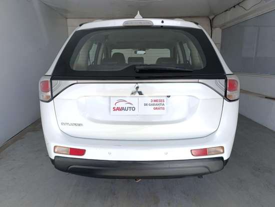 MITSUBISHI-OUTLANDER-2014