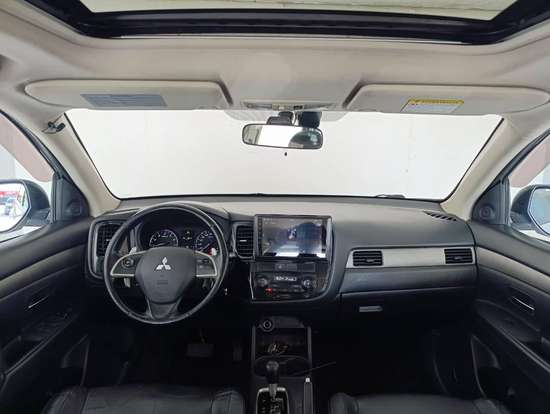 MITSUBISHI-OUTLANDER-2.0 16V GASOLINA 4P AUTOMÁTICO MITSUBISHI-OUTLANDER-2014