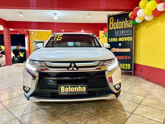MITSUBISHI-OUTLANDER-3.0 GT 4X4 V6 24V GASOLINA 4P AUTOMÁTICO MITSUBISHI-OUTLANDER-2015
