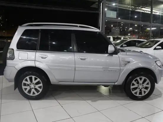 MITSUBISHI-PAJERO TR4-2.0 4X2 16V 140CV FLEX 4P AUTOMÁTICO MITSUBISHI-PAJERO TR4-2012