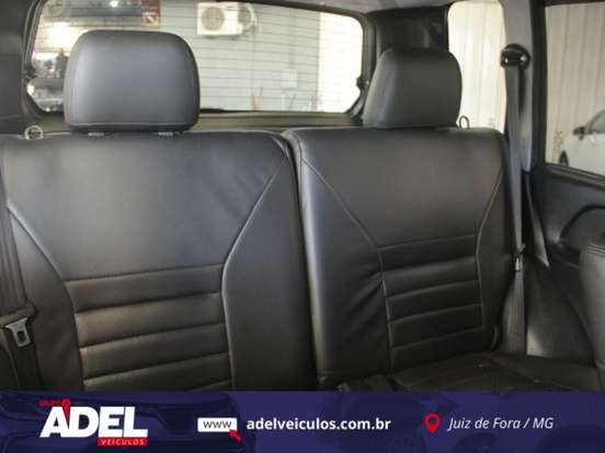 MITSUBISHI-PAJERO TR4-2014