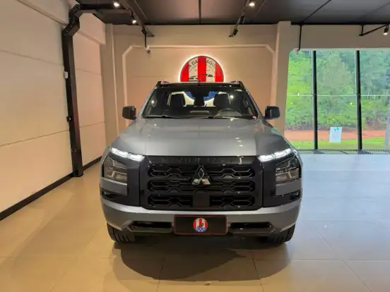MITSUBISHI-TRITON-2.4 BITURBO DIESEL CD TARMAC 4X2 AUTOMÁTICO MITSUBISHI-TRITON-2025