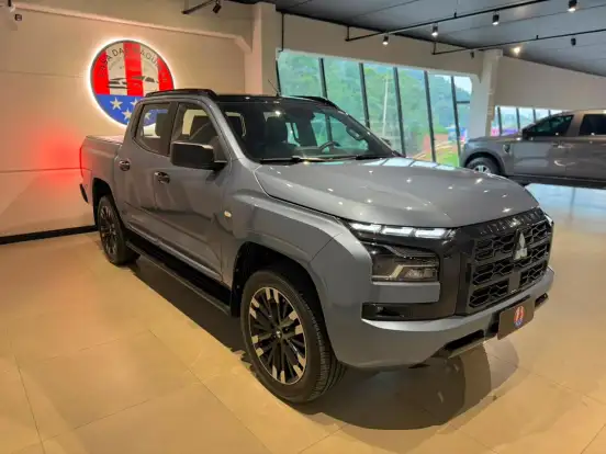 MITSUBISHI-TRITON-2.4 BITURBO DIESEL CD TARMAC 4X2 AUTOMÁTICO MITSUBISHI-TRITON-2025
