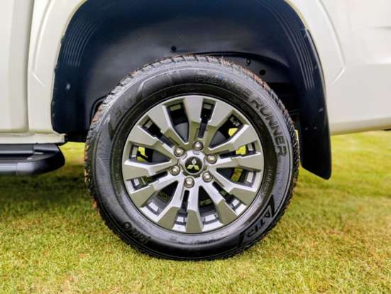 MITSUBISHI-TRITON-2025