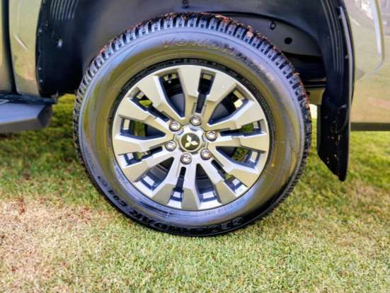 MITSUBISHI-TRITON-2025