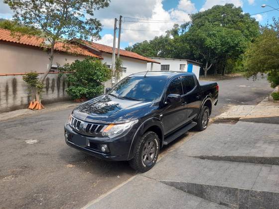 MITSUBISHI L200 TRITON 2.4 16V TURBO DIESEL SPORT GLS CD 4P 4X4 AUTOMÁTICO