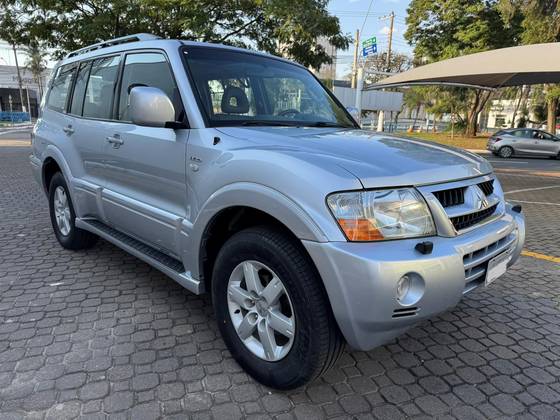 MITSUBISHI PAJERO FULL 3.8 HPE 4X4 V6 24V GASOLINA 4P AUTOMÁTICO