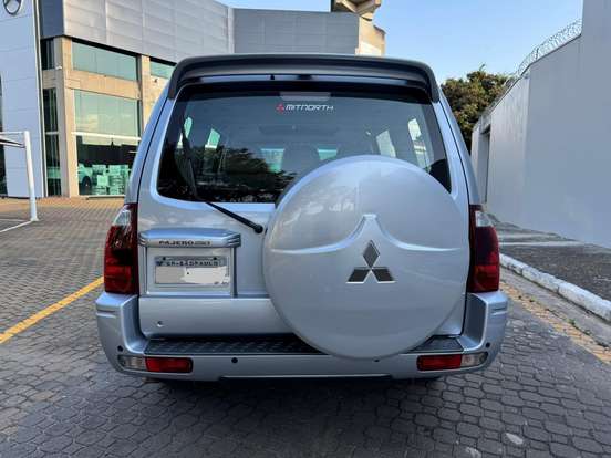 MITSUBISHI-PAJERO FULL-3.8 HPE 4X4 V6 24V GASOLINA 4P AUTOMÁTICO MITSUBISHI-PAJERO FULL-2006