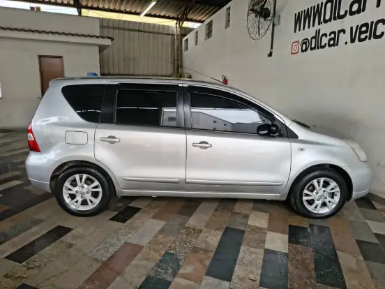 NISSAN-LIVINA-2012