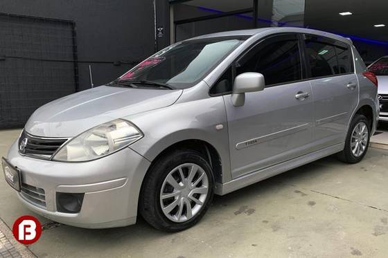 NISSAN TIIDA 1.8 SL 16V FLEX 4P AUTOMÁTICO