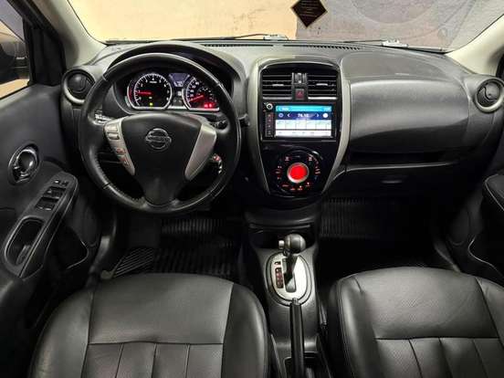 NISSAN-VERSA-2019