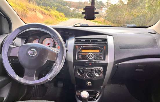 NISSAN-LIVINA-2013