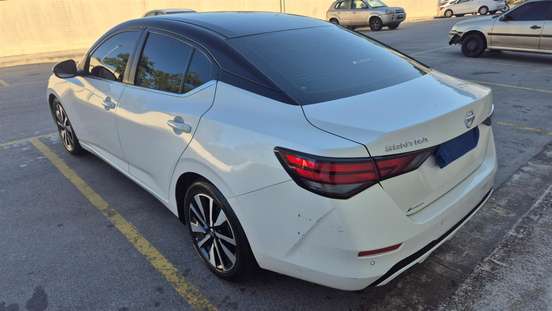 NISSAN-SENTRA-2023