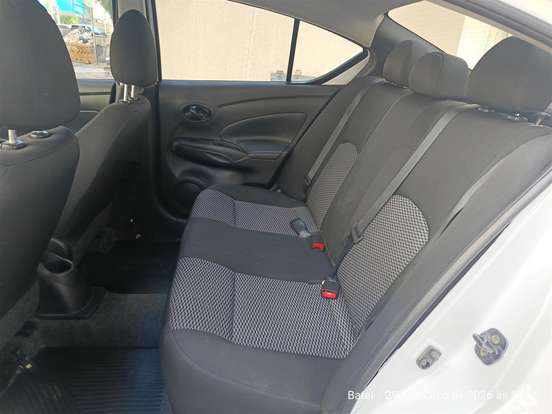 NISSAN-VERSA-2020