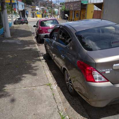NISSAN-VERSA-2018