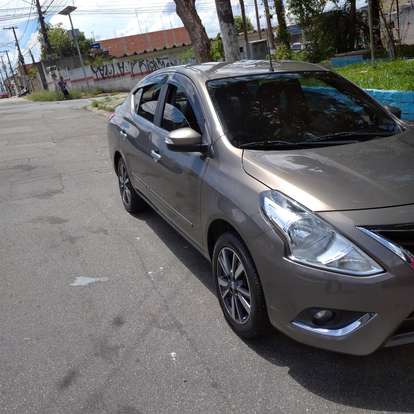 NISSAN-VERSA-2018
