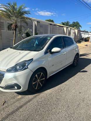PEUGEOT-208-2016