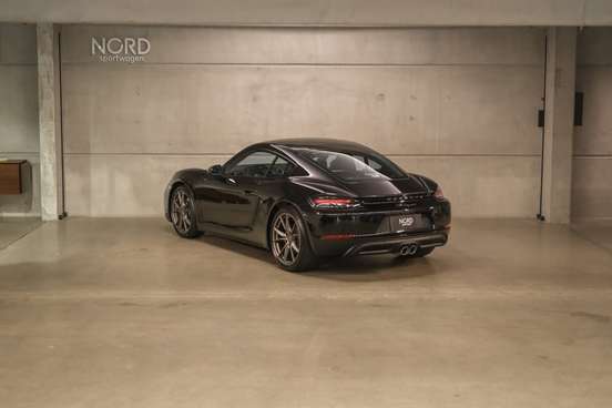 PORSCHE-718-2018
