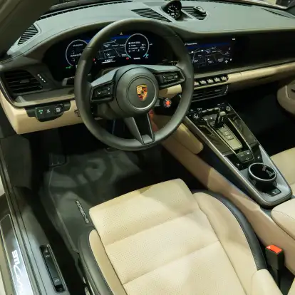 PORSCHE-911-2025