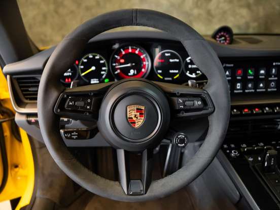 PORSCHE-911-2023