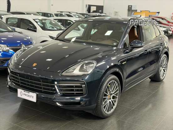 PORSCHE-CAYENNE-2023