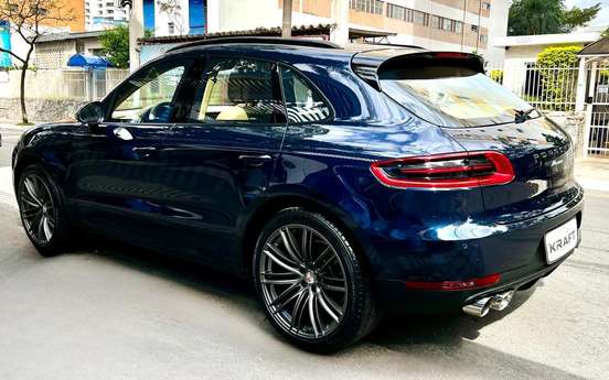 PORSCHE-MACAN-2016