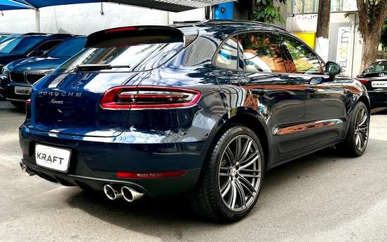 PORSCHE-MACAN-2016