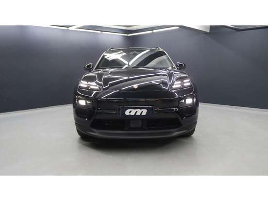 PORSCHE-MACAN-2025