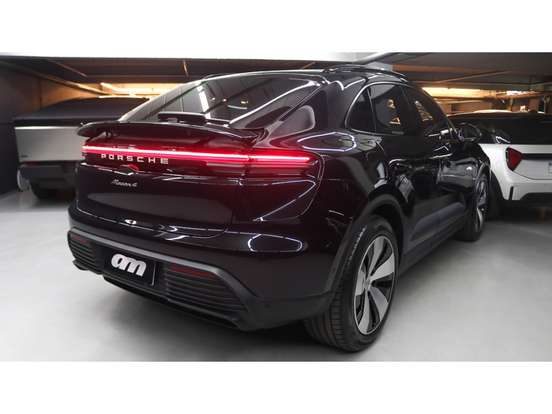 PORSCHE-MACAN-2025