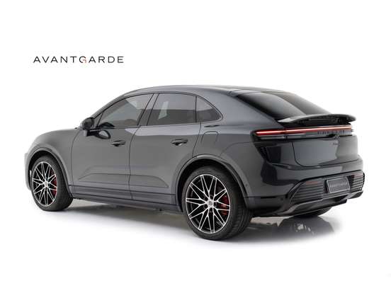 PORSCHE-MACAN-2024