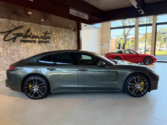 PORSCHE-PANAMERA-2023